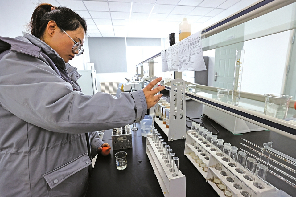 ������ɽ����ȼ�շ�����Ŀ��ȼ��Լ1500�����������������귢��2�ڶ�����������������֪���6�򻧼�ͥһ����õ� ����ȼ�� ��������